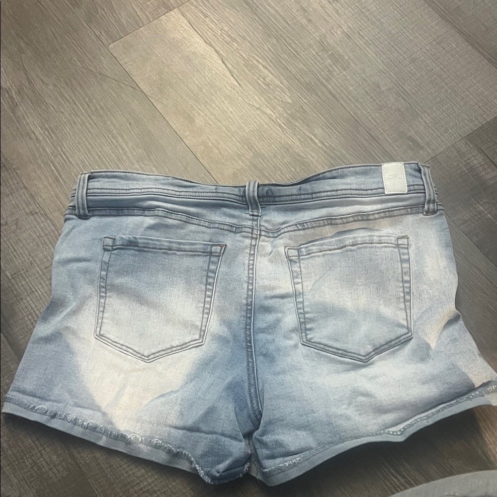 Stylish Light Blue Women's Jean Shorts - Picture 3 of 3